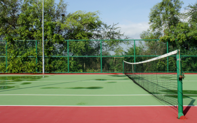 Concevoir un terrain de tennis en béton drainant : les éléments clés d’une construction réussie